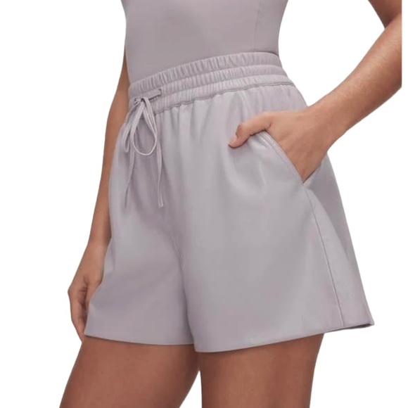 Good American Pants - Good American Better Than Leather
Shorts Faux Leather Lilac Whisper Size L NWT